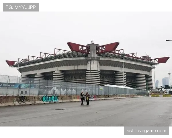 为应对决赛，柏林奥林匹克体育场开始进行草坪更换与安保系统升级