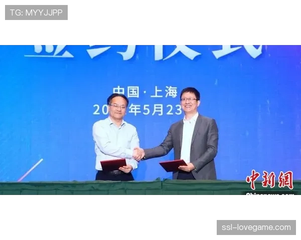 姚明现身上海青少年篮球训练营，强调基本功与文化课并重